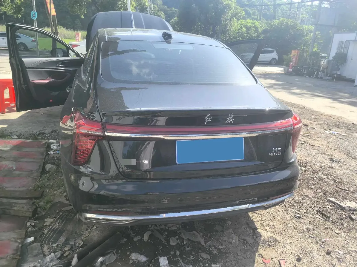 2023 HongQi H5 2.0T 224HP L4 8AT,autocango,china used car exporter,china ev exporter,chinese used car exporter,chinese used ev exporter