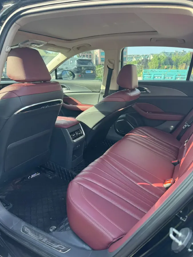 2023 HongQi H5 2.0T 224HP L4 8AT,autocango,china used car exporter,china ev exporter,chinese used car exporter,chinese used ev exporter