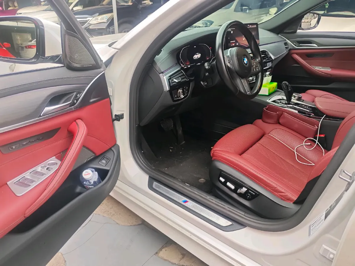 2023 BMW 5 Series 2.0T 245HP L4 8AT,autocango,china used car exporter,china ev exporter,chinese used car exporter,chinese used ev exporter