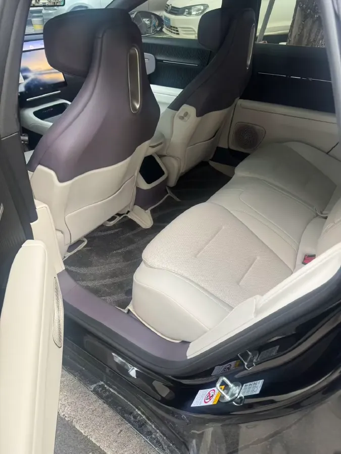 2025 Avatr 12 1.5T 156HP L4 REEV 39.05KWH,autocango,china used car exporter,china ev exporter,chinese used car exporter,chinese used ev exporter