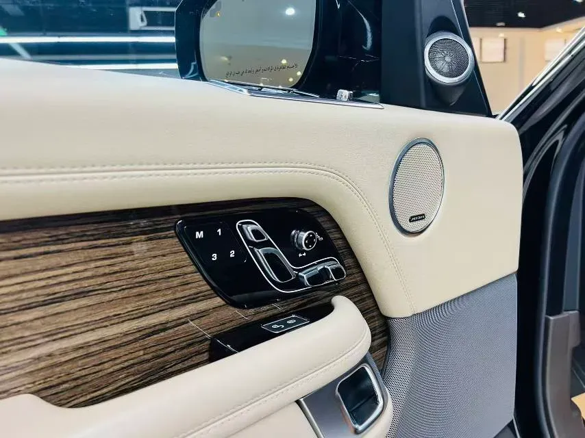 2019 Land Rover Range Rover 3.0T 381HP V6 8AT,autocango,china used car exporter,china ev exporter,chinese used car exporter,chinese used ev exporter