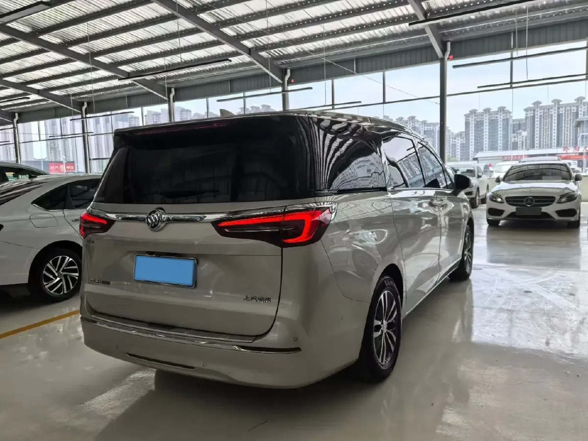 2021 Buick GL8 2.0T 237HP L4 9AT,autocango,china used car exporter,china ev exporter,chinese used car exporter,chinese used ev exporter