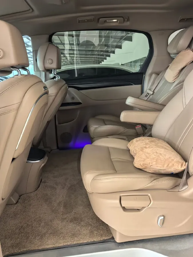 2021 Buick GL8 2.0T 237HP L4 9AT,autocango,china used car exporter,china ev exporter,chinese used car exporter,chinese used ev exporter