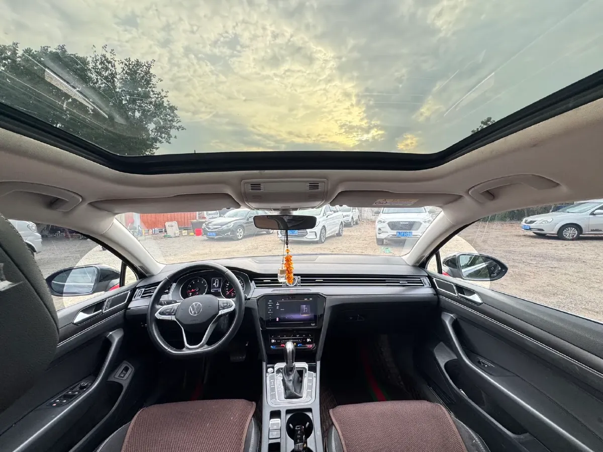 2023 Volkswagen Magotan 2.0T 186HP L4 7DCT,autocango,china used car exporter,china ev exporter,chinese used car exporter,chinese used ev exporter