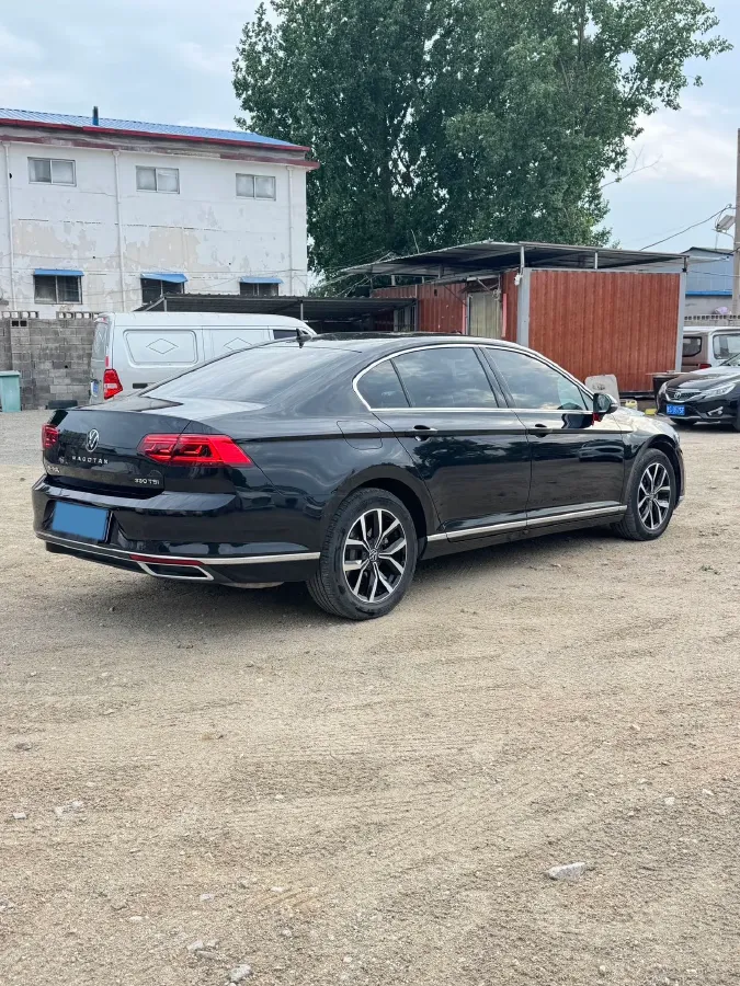2023 Volkswagen Magotan 2.0T 186HP L4 7DCT,autocango,china used car exporter,china ev exporter,chinese used car exporter,chinese used ev exporter