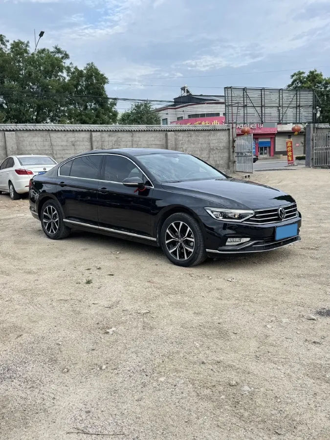 2023 Volkswagen Magotan 2.0T 186HP L4 7DCT,autocango,china used car exporter,china ev exporter,chinese used car exporter,chinese used ev exporter