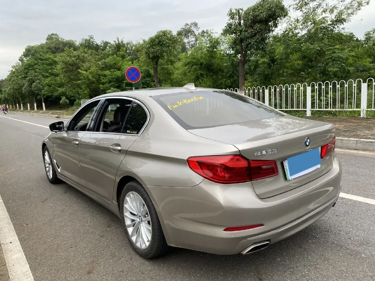 2020 BMW 5 Series 2.0T 184HP L4 8AT PHEV 17.7KWH,autocango,china used car exporter,china ev exporter,chinese used car exporter,chinese used ev exporter
