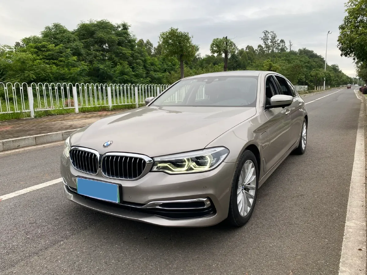 2020 BMW 5 Series 2.0T 184HP L4 8AT PHEV 17.7KWH,autocango,china used car exporter,china ev exporter,chinese used car exporter,chinese used ev exporter