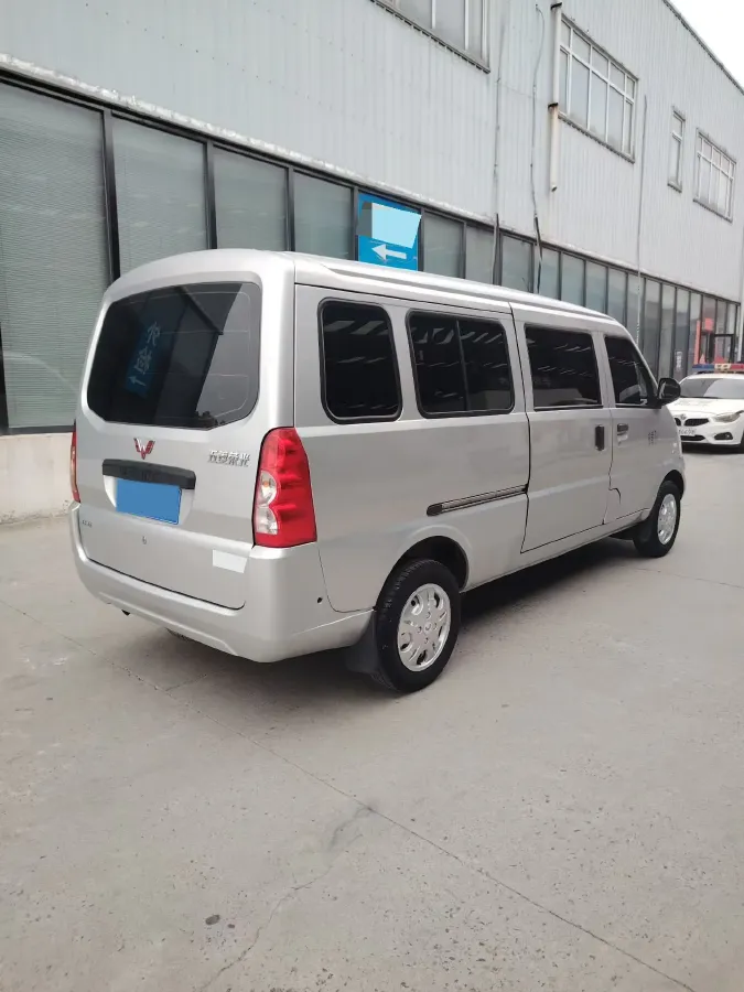 2019 WuLing RongGuang 1.5L 107HP L4 5MT,autocango,china used car exporter,china ev exporter,chinese used car exporter,chinese used ev exporter