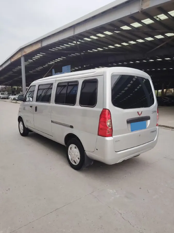2019 WuLing RongGuang 1.5L 107HP L4 5MT,autocango,china used car exporter,china ev exporter,chinese used car exporter,chinese used ev exporter