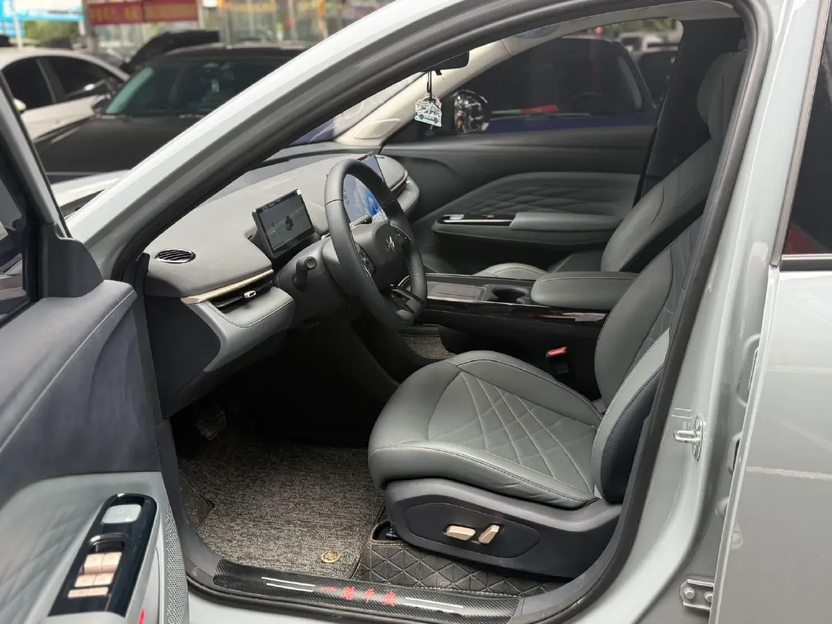 2025 ARCFOX T1 BEV,autocango,china used car exporter,china ev exporter,chinese used car exporter,chinese used ev exporter