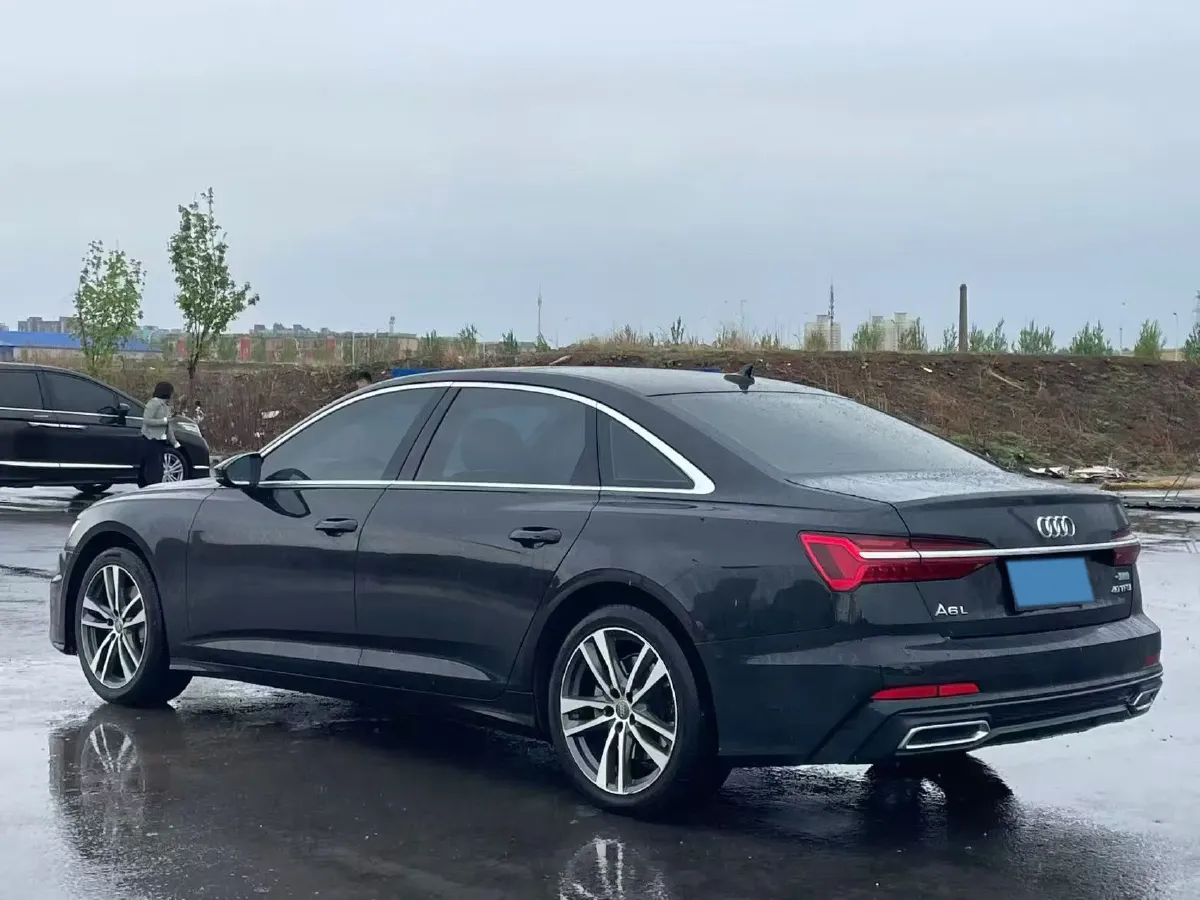 2020 Audi A6L 2.0T 190HP L4 7DCT,autocango,china used car exporter,china ev exporter,chinese used car exporter,chinese used ev exporter