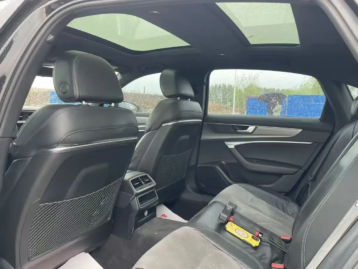 2020 Audi A6L 2.0T 190HP L4 7DCT,autocango,china used car exporter,china ev exporter,chinese used car exporter,chinese used ev exporter