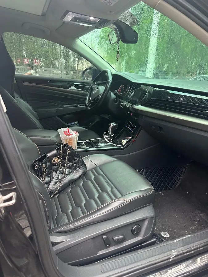2020 Volkswagen Passat 2.0T 186HP L4 7DCT,autocango,china used car exporter,china ev exporter,chinese used car exporter,chinese used ev exporter