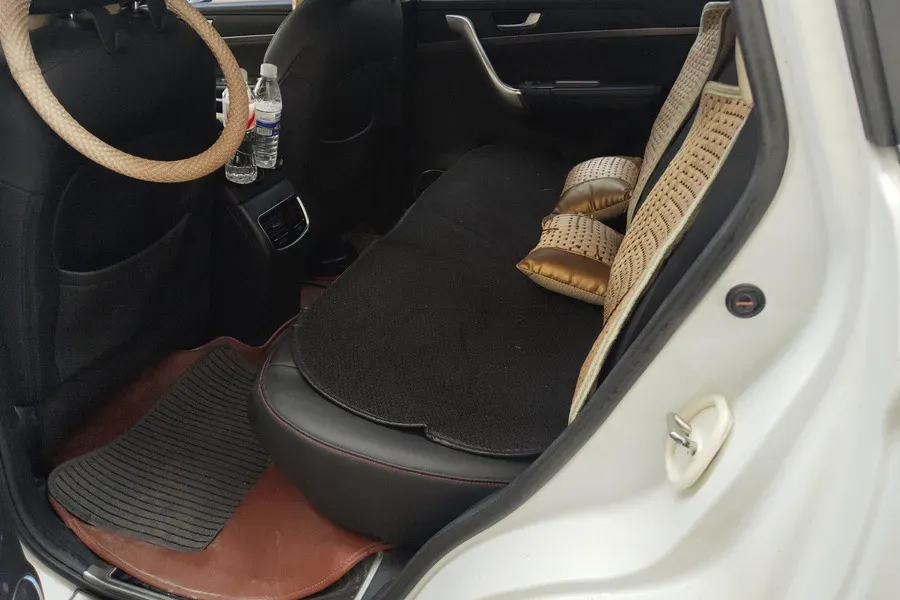 2018 Haval M6 1.5T 150HP L4 7DCT,autocango,china used car exporter,china ev exporter,chinese used car exporter,chinese used ev exporter