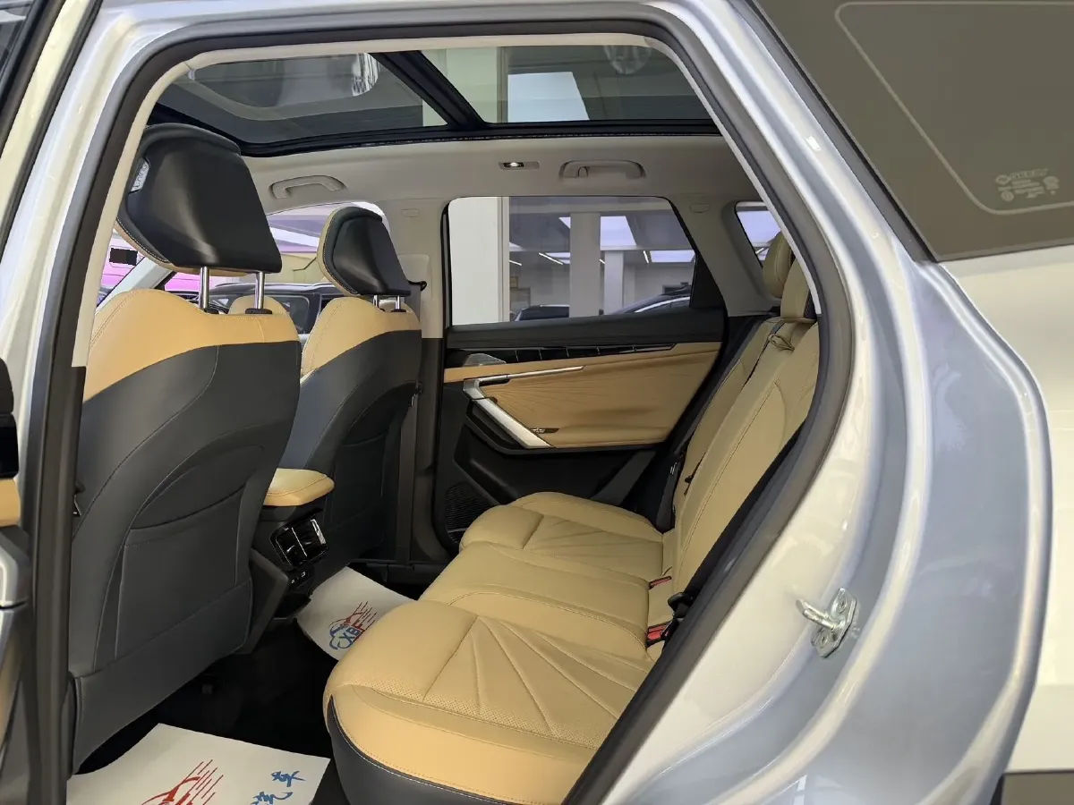 2023 Geely StarRay 1.5T 181HP L4 7DCT,autocango,china used car exporter,china ev exporter,chinese used car exporter,chinese used ev exporter