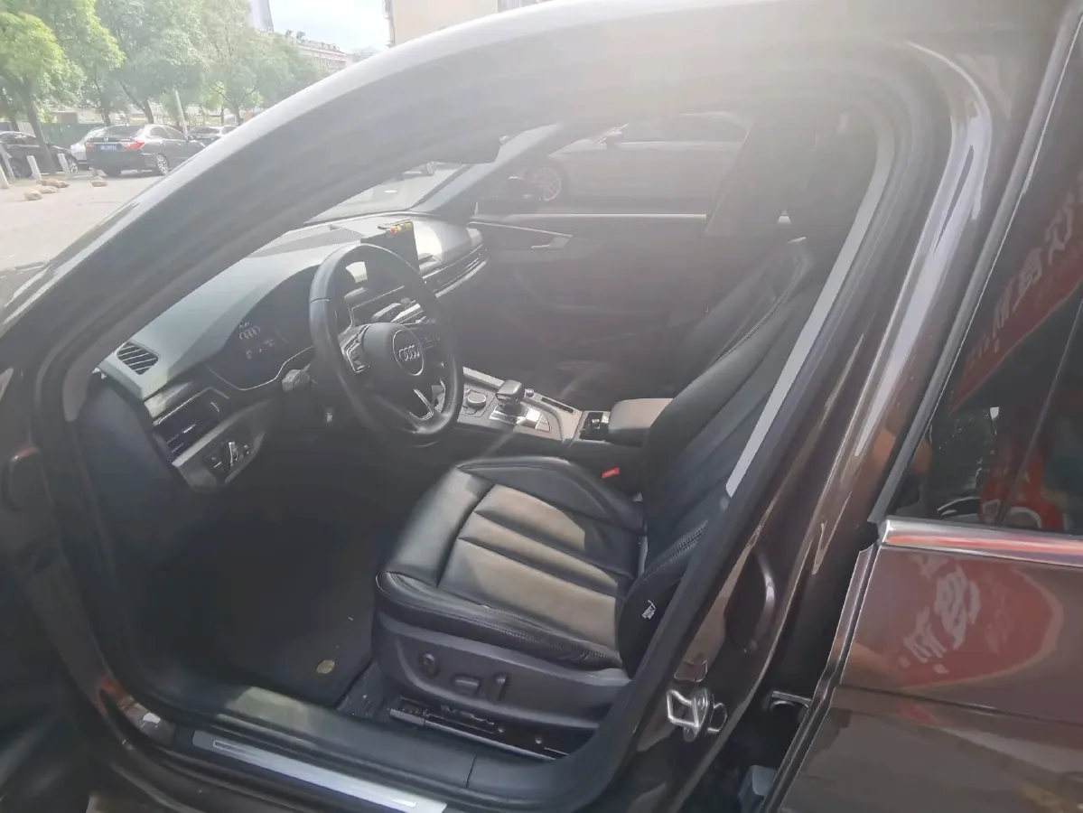2019 Audi A4L 2.0T 190HP L4 7DCT,autocango,china used car exporter,china ev exporter,chinese used car exporter,chinese used ev exporter