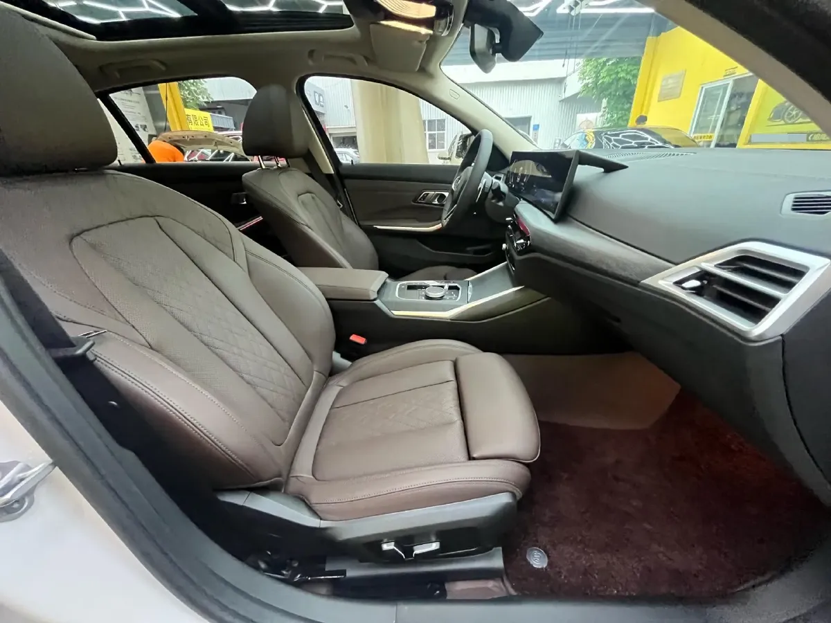 2025 BMW 3 Series 2.0T 184HP L4 8AT,autocango,china used car exporter,china ev exporter,chinese used car exporter,chinese used ev exporter