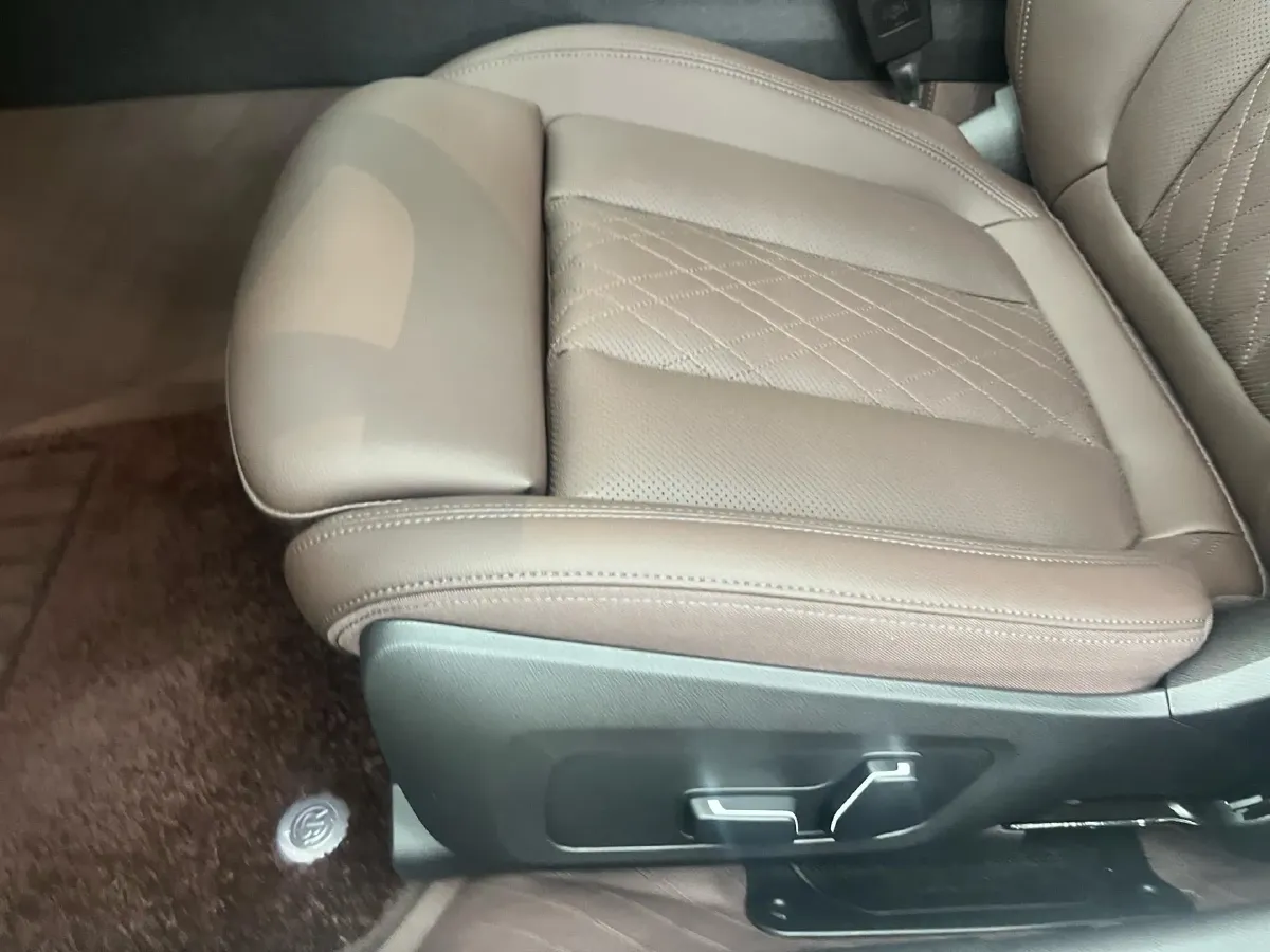 2025 BMW 3 Series 2.0T 184HP L4 8AT,autocango,china used car exporter,china ev exporter,chinese used car exporter,chinese used ev exporter