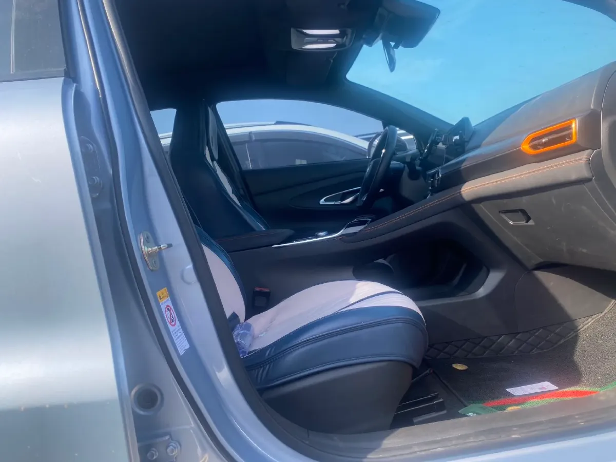 2022 ChangAn UNI-T 1.5T 188HP L4 7DCT,autocango,china used car exporter,china ev exporter,chinese used car exporter,chinese used ev exporter