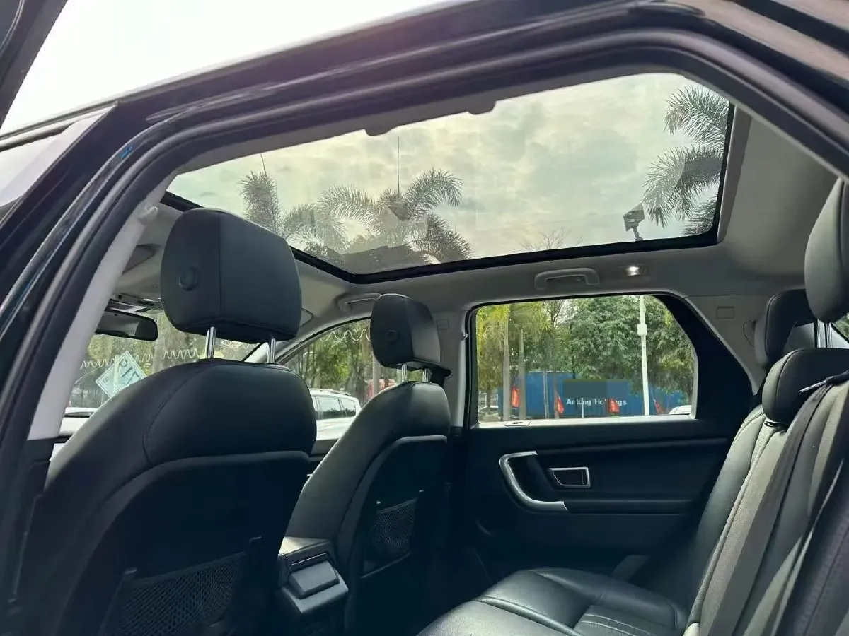 2018 Land Rover Discovery Sport 2.0T 241HP L4 9AT,autocango,china used car exporter,china ev exporter,chinese used car exporter,chinese used ev exporter