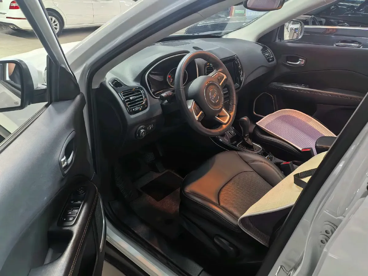 2019 Jeep Compass 1.3T 173HP L4 9AT,autocango,china used car exporter,china ev exporter,chinese used car exporter,chinese used ev exporter