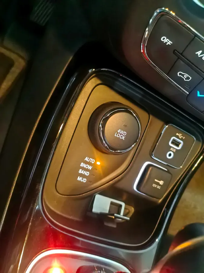 2019 Jeep Compass 1.3T 173HP L4 9AT,autocango,china used car exporter,china ev exporter,chinese used car exporter,chinese used ev exporter
