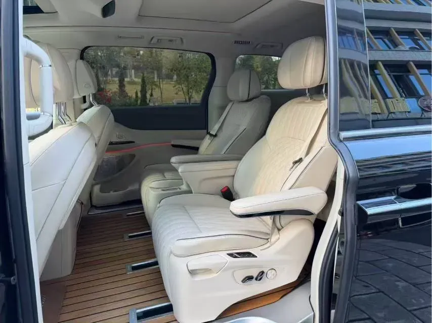 2022 Voyah Dream 1.5T 136HP L4 PHEV 25.57KWH,autocango,china used car exporter,china ev exporter,chinese used car exporter,chinese used ev exporter