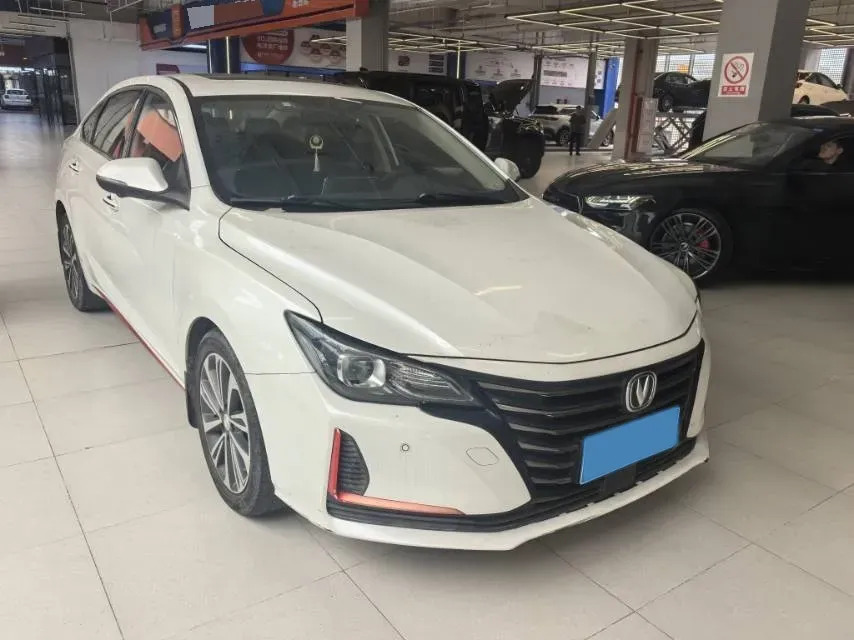 2021 ChangAn Raeton CC 1.5T 180HP L4 7DCT,autocango,china used car exporter,china ev exporter,chinese used car exporter,chinese used ev exporter