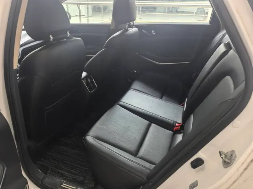 2021 ChangAn Raeton CC 1.5T 180HP L4 7DCT,autocango,china used car exporter,china ev exporter,chinese used car exporter,chinese used ev exporter