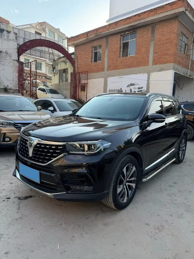 2018 Brilliance Auto V7 1.6T 204HP L4 6MT,autocango,china used car exporter,china ev exporter,chinese used car exporter,chinese used ev exporter