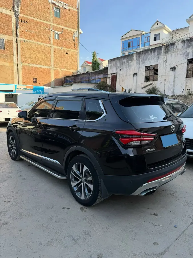 2018 Brilliance Auto V7 1.6T 204HP L4 6MT,autocango,china used car exporter,china ev exporter,chinese used car exporter,chinese used ev exporter