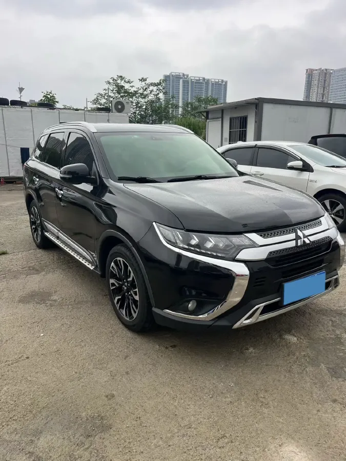 2019 Mitsubishi Outlander 2.4L 192HP L4 CVT,autocango,china used car exporter,china ev exporter,chinese used car exporter,chinese used ev exporter