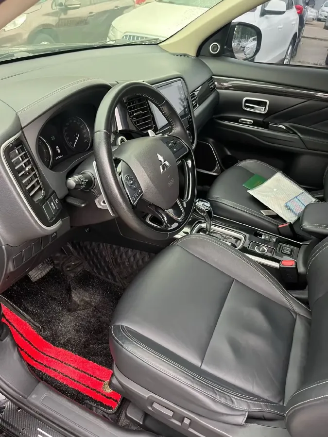 2019 Mitsubishi Outlander 2.4L 192HP L4 CVT,autocango,china used car exporter,china ev exporter,chinese used car exporter,chinese used ev exporter