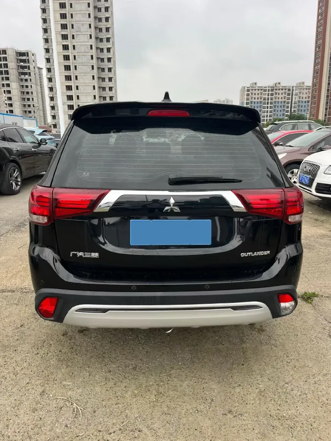 2019 Mitsubishi Outlander 2.4L 192HP L4 CVT,autocango,china used car exporter,china ev exporter,chinese used car exporter,chinese used ev exporter