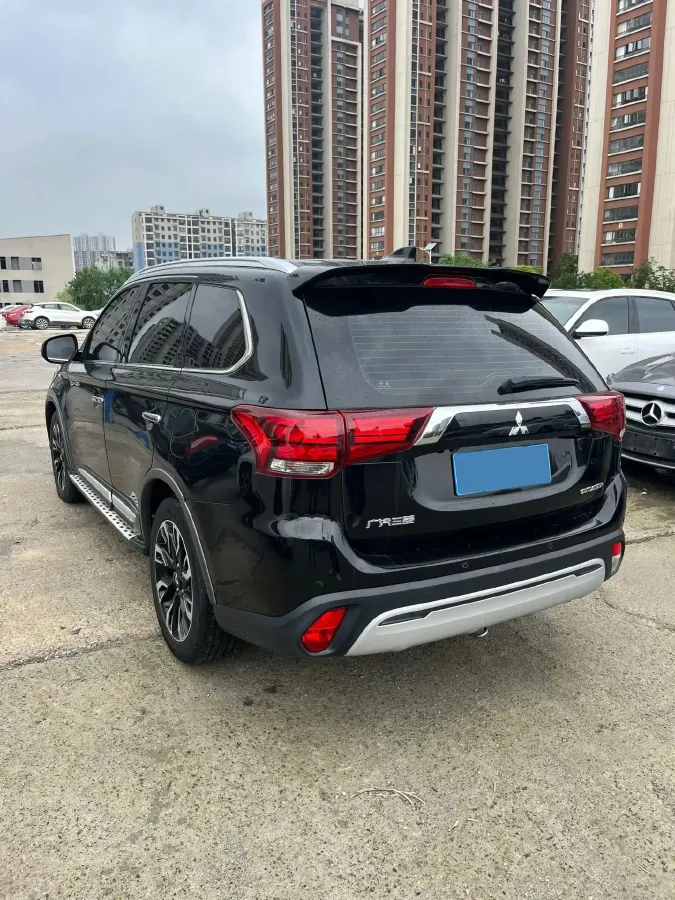 2019 Mitsubishi Outlander 2.4L 192HP L4 CVT,autocango,china used car exporter,china ev exporter,chinese used car exporter,chinese used ev exporter