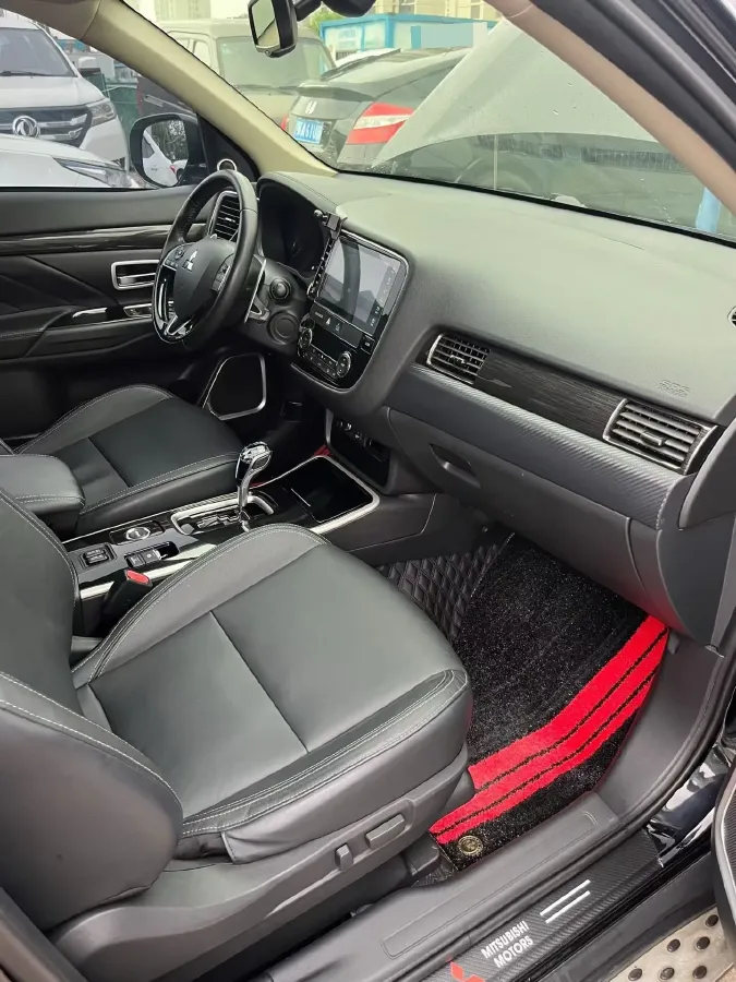 2019 Mitsubishi Outlander 2.4L 192HP L4 CVT,autocango,china used car exporter,china ev exporter,chinese used car exporter,chinese used ev exporter