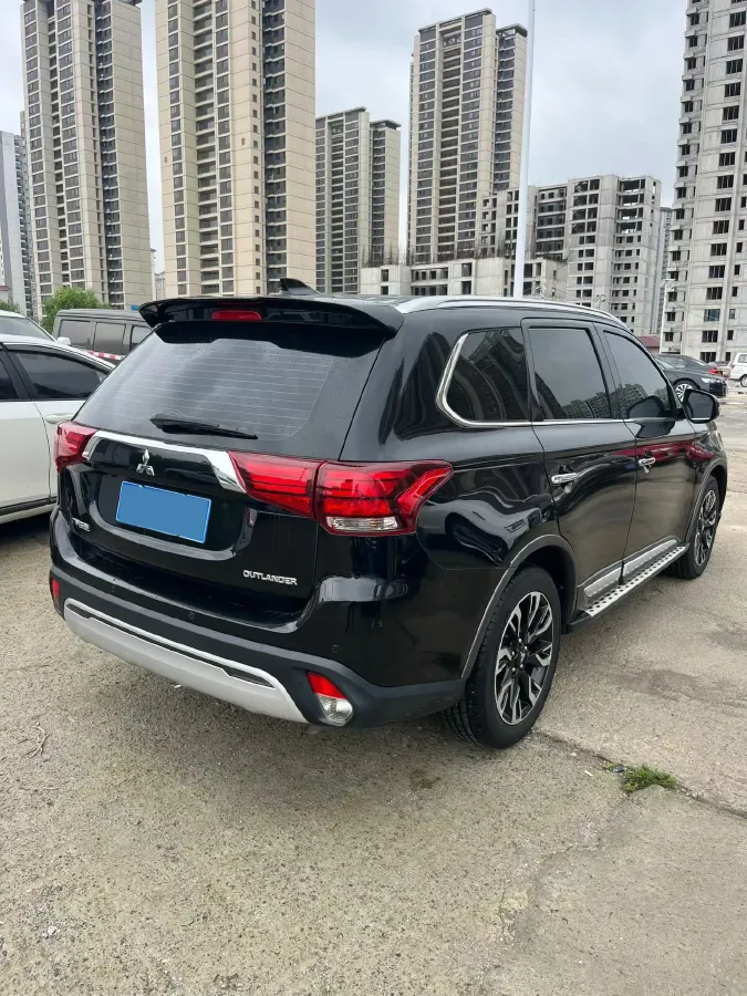 2019 Mitsubishi Outlander 2.4L 192HP L4 CVT,autocango,china used car exporter,china ev exporter,chinese used car exporter,chinese used ev exporter
