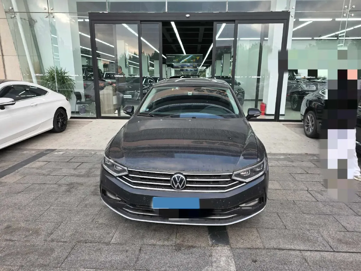 2020 Volkswagen Magotan 2.0T 186HP L4 7DCT,autocango,china used car exporter,china ev exporter,chinese used car exporter,chinese used ev exporter