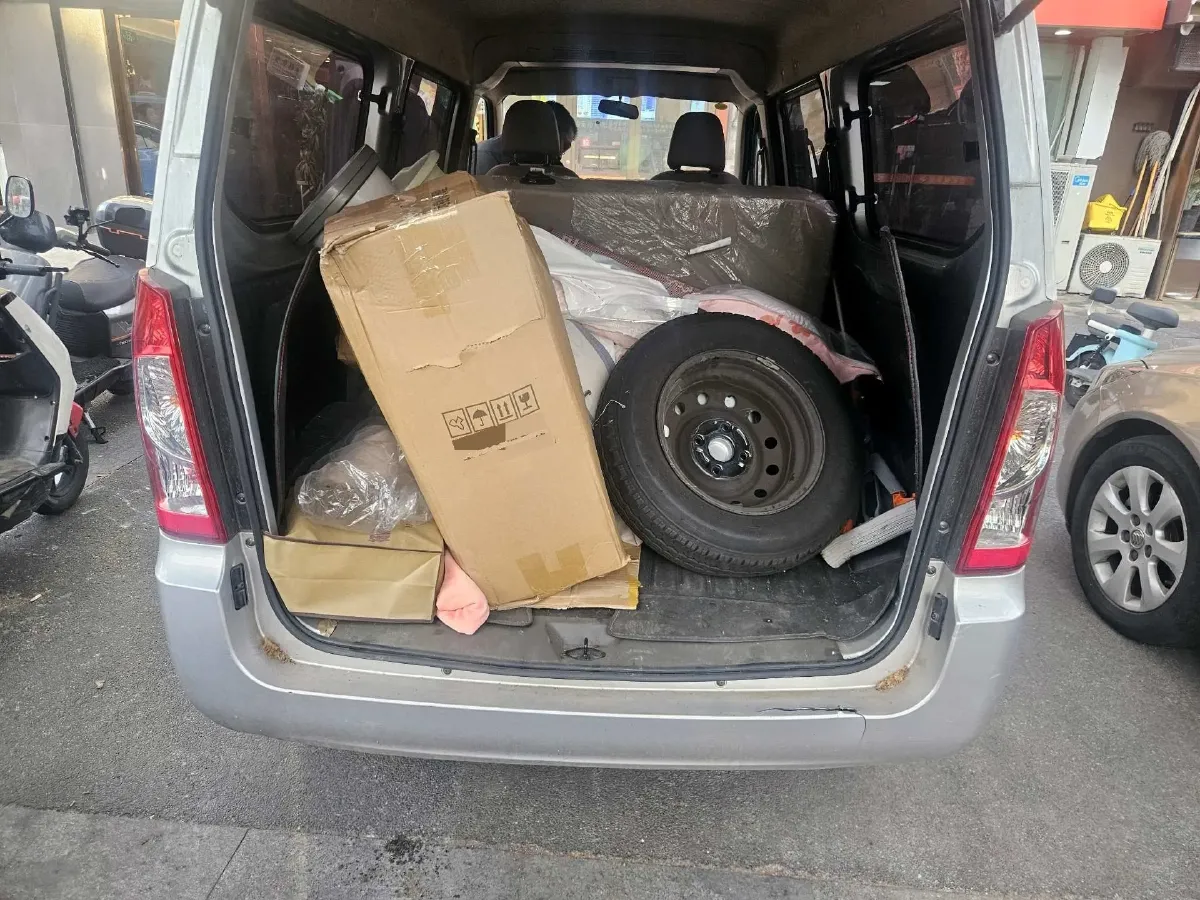 2023 WuLing RongGuang S 1.5L 102HP L4 5MT,autocango,china used car exporter,china ev exporter,chinese used car exporter,chinese used ev exporter