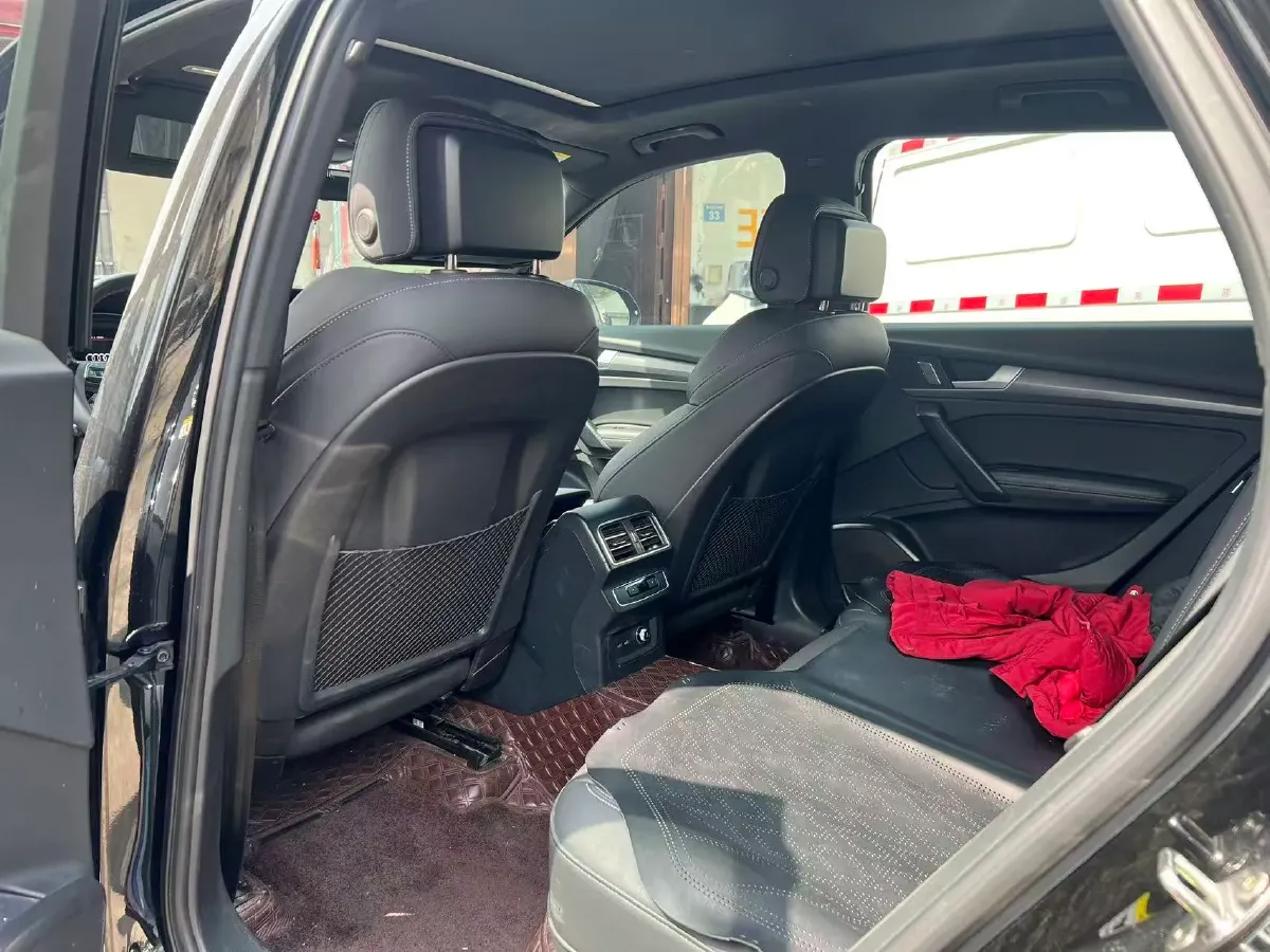 2023 Audi Q5L 2.0T 190HP L4 7DCT,autocango,china used car exporter,china ev exporter,chinese used car exporter,chinese used ev exporter