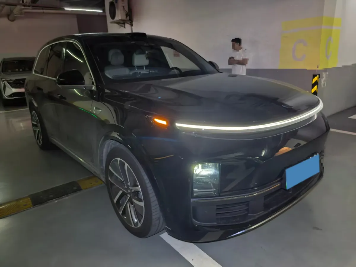 2025 Li L8 Range Extended 154HP REEV,autocango,china used car exporter,china ev exporter,chinese used car exporter,chinese used ev exporter