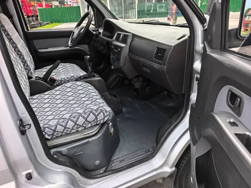 2021 WuLing RongGuang Mini Truck 1.5L 99HP L4 5MT,autocango,china used car exporter,china ev exporter,chinese used car exporter,chinese used ev exporter