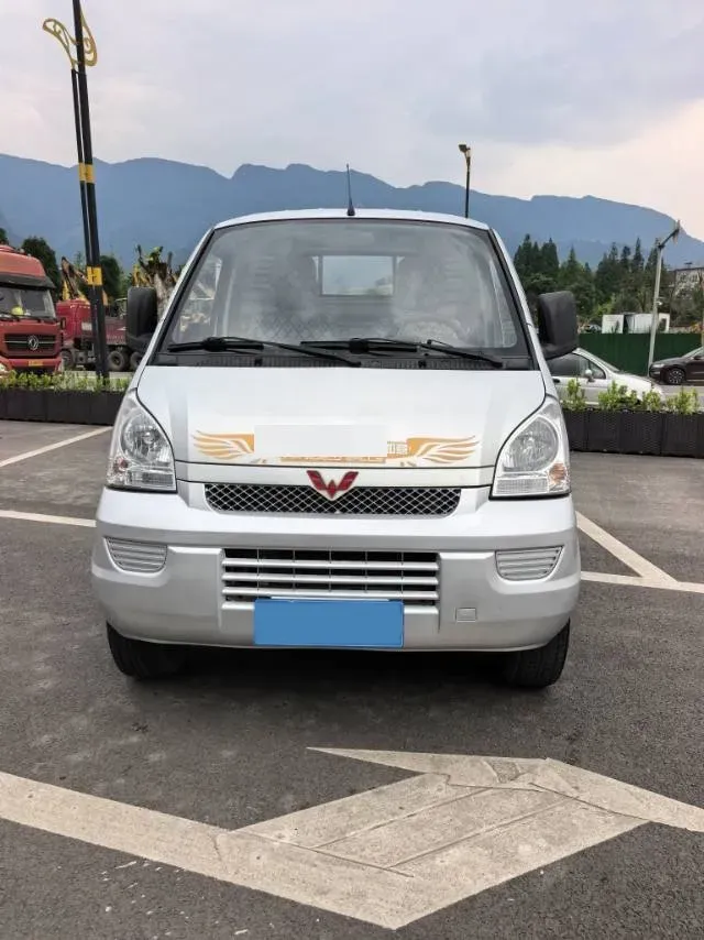 2021 WuLing RongGuang Mini Truck 1.5L 99HP L4 5MT,autocango,china used car exporter,china ev exporter,chinese used car exporter,chinese used ev exporter