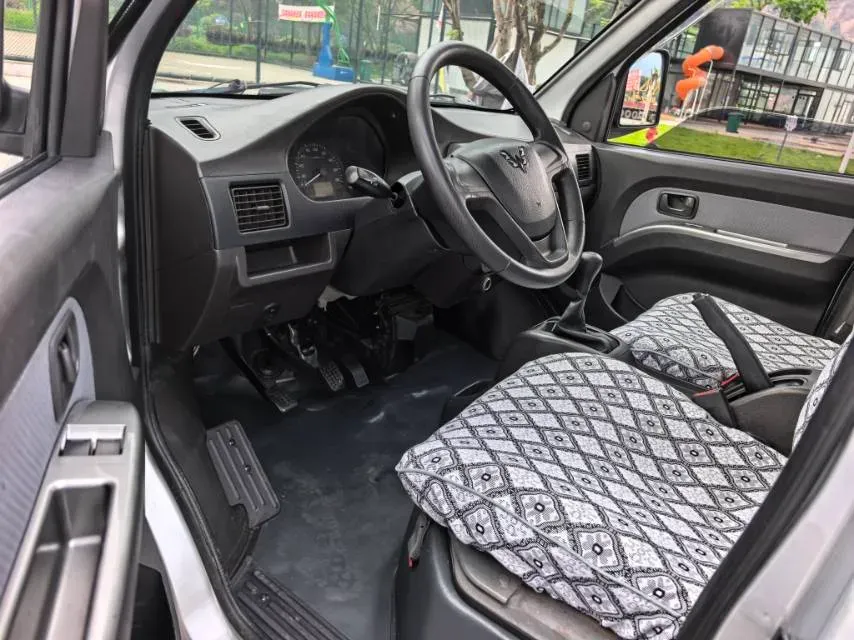 2021 WuLing RongGuang Mini Truck 1.5L 99HP L4 5MT,autocango,china used car exporter,china ev exporter,chinese used car exporter,chinese used ev exporter