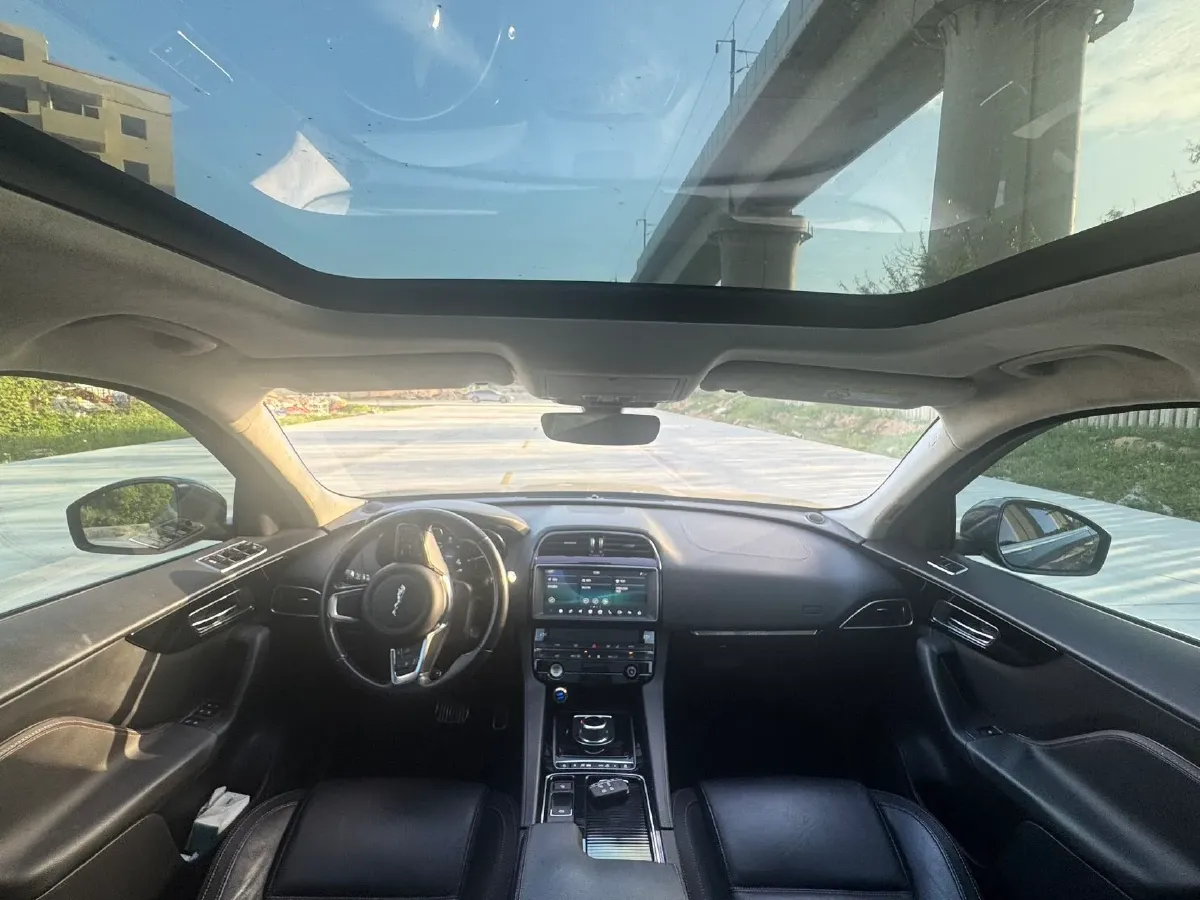2020 Jaguar F-PACE 2.0T 250HP L4 8AT,autocango,china used car exporter,china ev exporter,chinese used car exporter,chinese used ev exporter