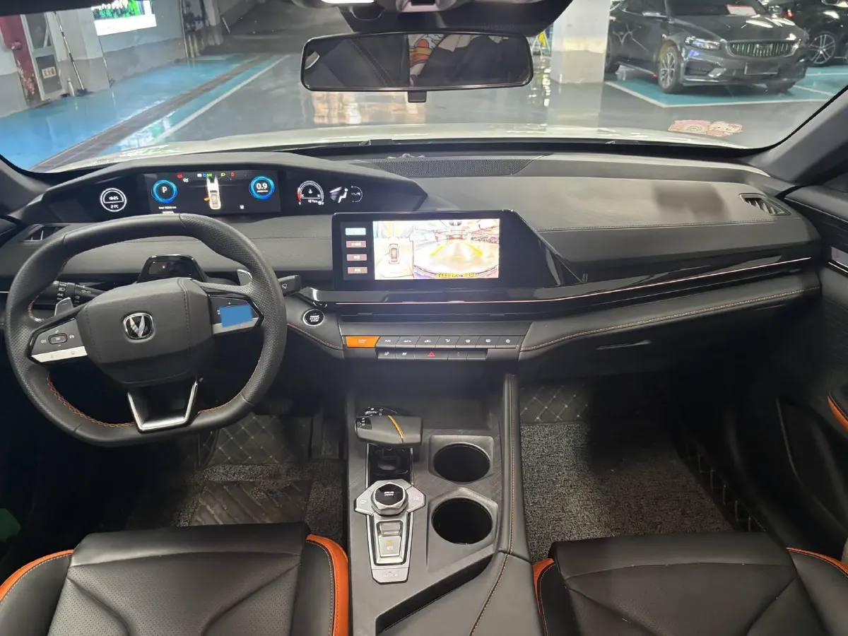 2023 ChangAn UNI-V 1.5T 188HP L4 7DCT,autocango,china used car exporter,china ev exporter,chinese used car exporter,chinese used ev exporter