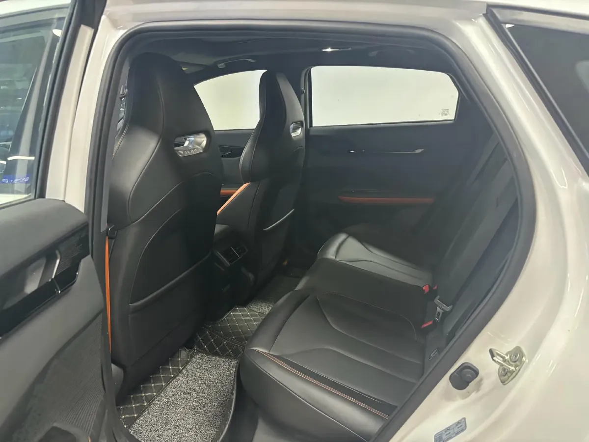 2023 ChangAn UNI-V 1.5T 188HP L4 7DCT,autocango,china used car exporter,china ev exporter,chinese used car exporter,chinese used ev exporter
