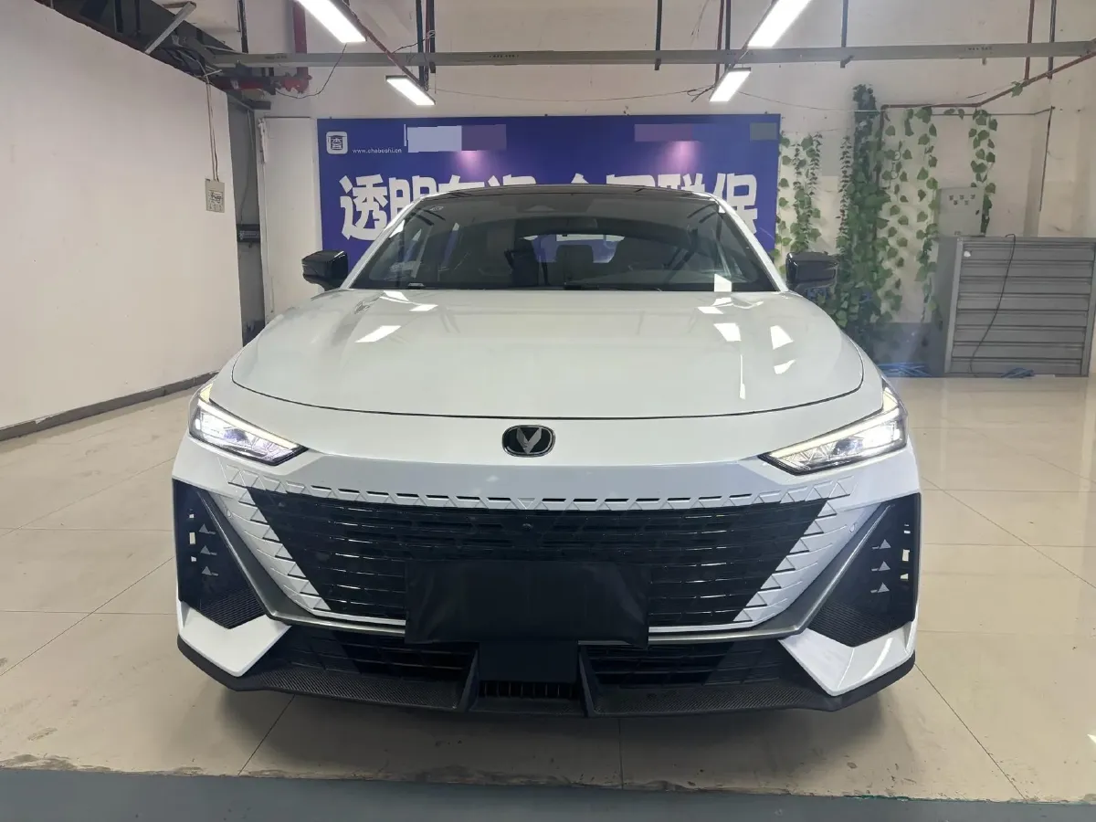 2023 ChangAn UNI-V 1.5T 188HP L4 7DCT,autocango,china used car exporter,china ev exporter,chinese used car exporter,chinese used ev exporter