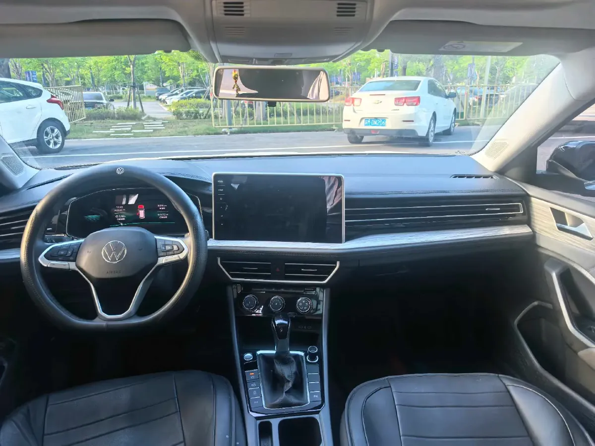 2025 Volkswagen Sagitar 1.5T 160HP L4 7DCT,autocango,china used car exporter,china ev exporter,chinese used car exporter,chinese used ev exporter